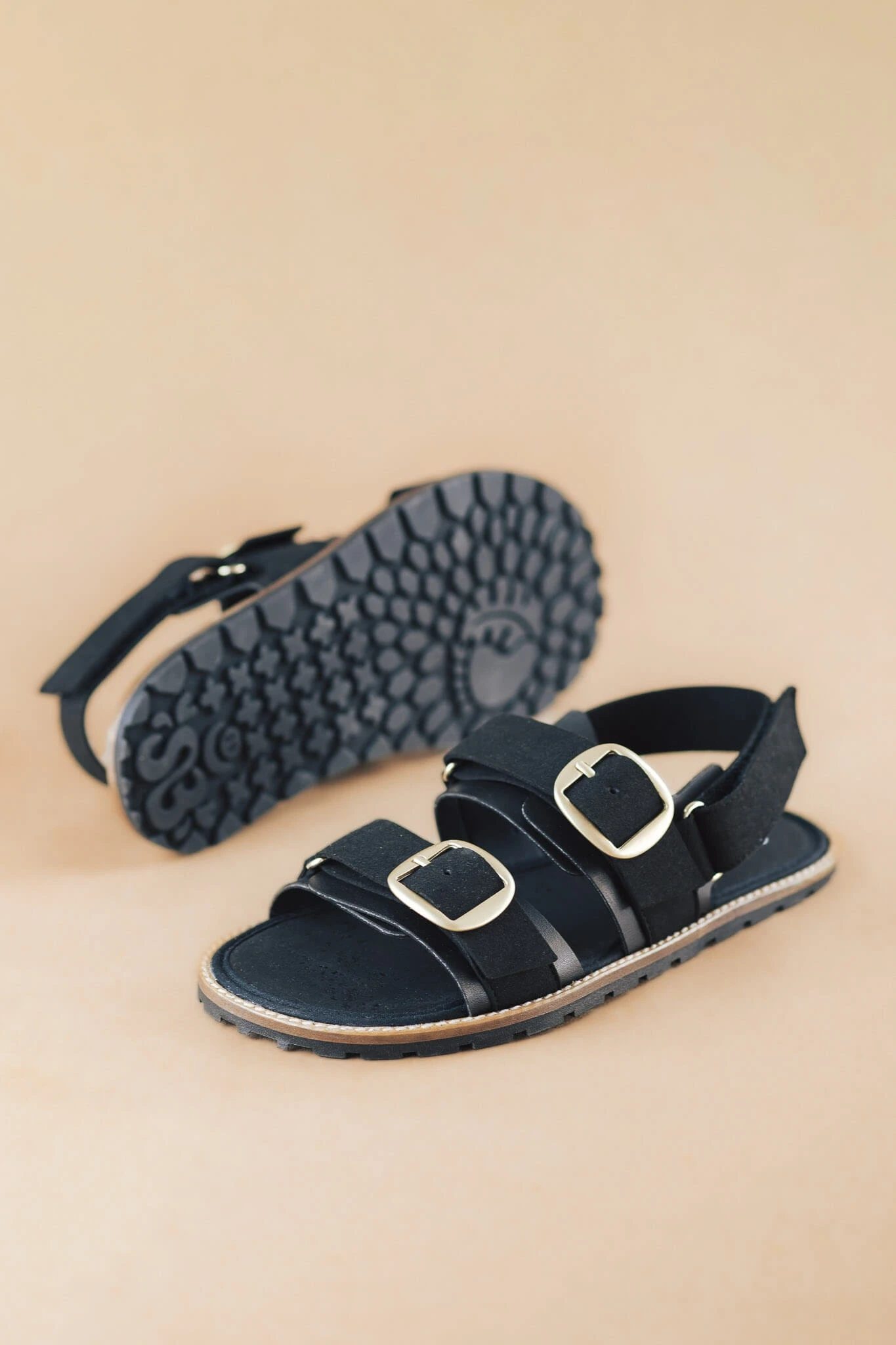 Босоногие сандалии Sambas the bambas Freya — чёрные
